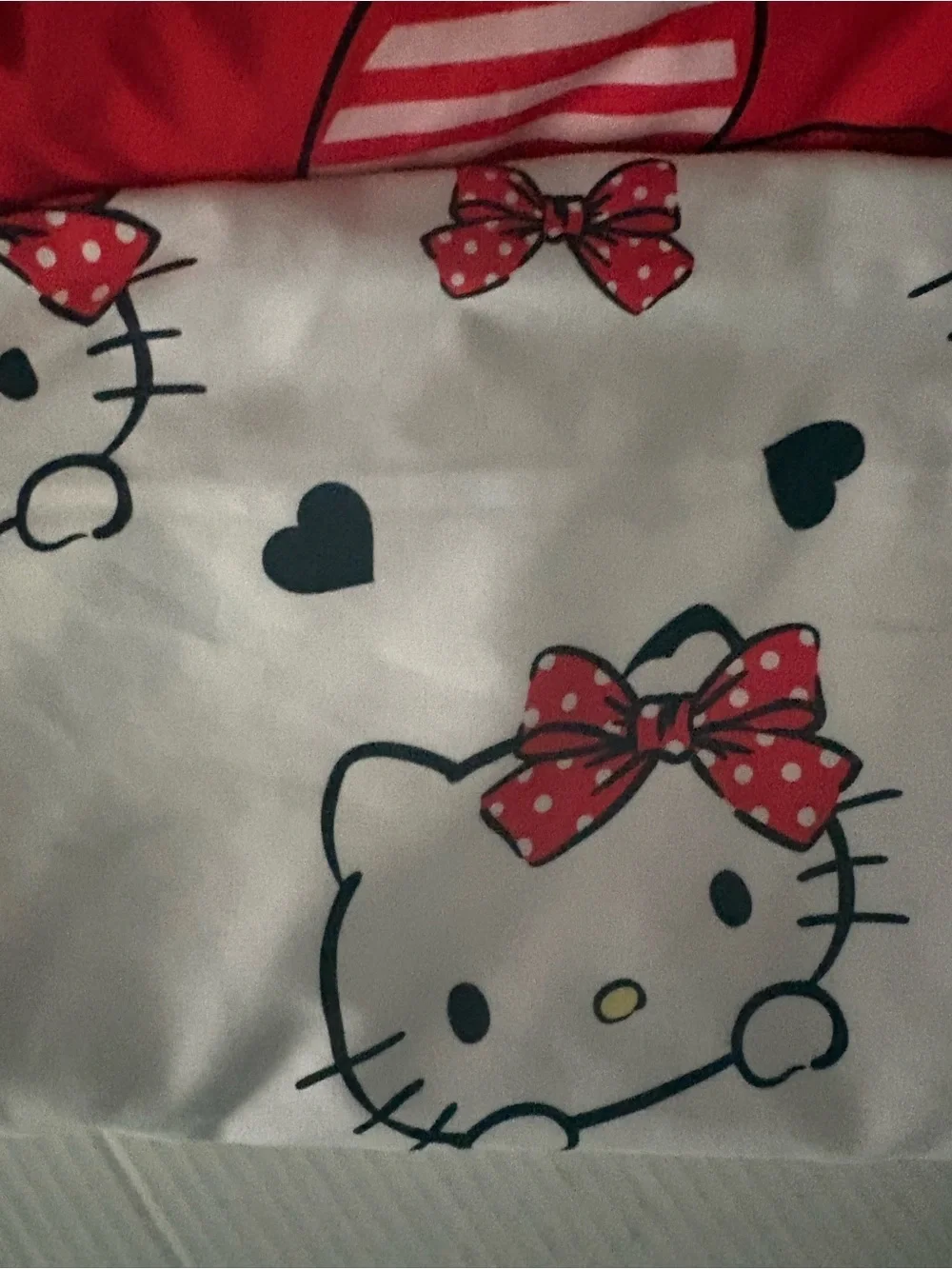 Hello Kitty 3 PC Reversible Red and White  Duvet Cover Twin Size.  Pillow Cases
